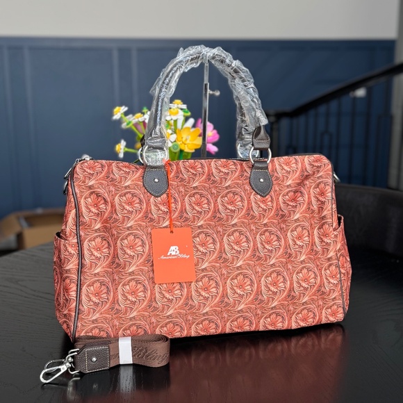 American Bling by Montana West Weekender Bag NWT - Picture 1 of 6